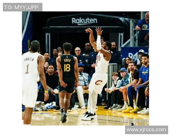 骑士与勇士激战再起NBA新赛季对决备受瞩目